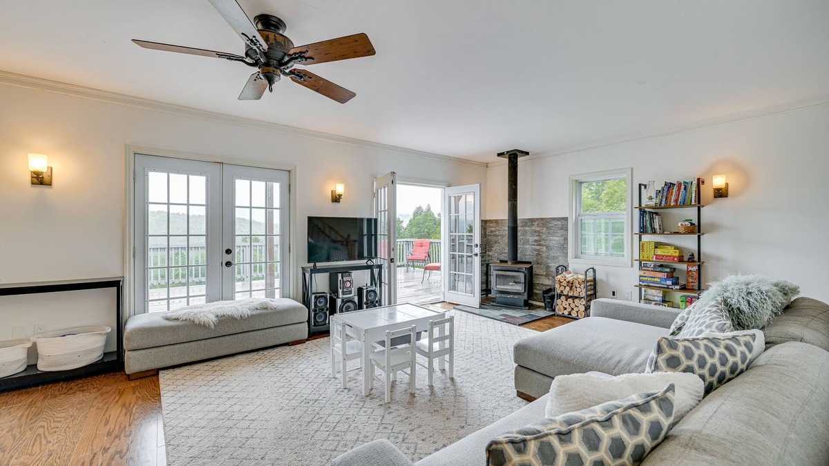 Town of Conesville House | New York Home with Amazing Views Near Windham!