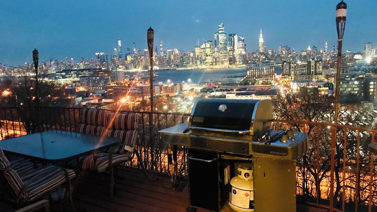 Union City Apartment | New York Skyline! Apt 5. One of a Kind View! Sleeps 12!