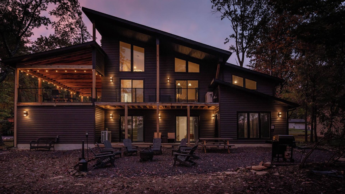 Pocono Summit House | NewBuild-Kalahari:Scandi Hot Tub:Pool:Beach:Lake Access:PlayArea:700Mbps