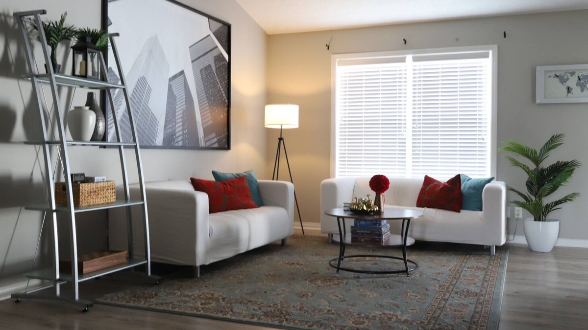 Newburgh House | Newburgh Bullseye, close to all