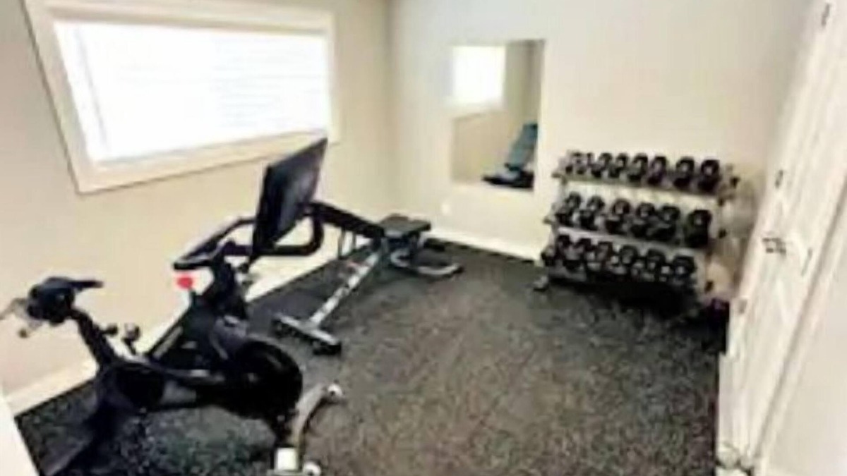 Newburgh House | Newburgh Newsie - 3BR, 2.5BA, Gym, Patio, New Construction in Amazing Location!