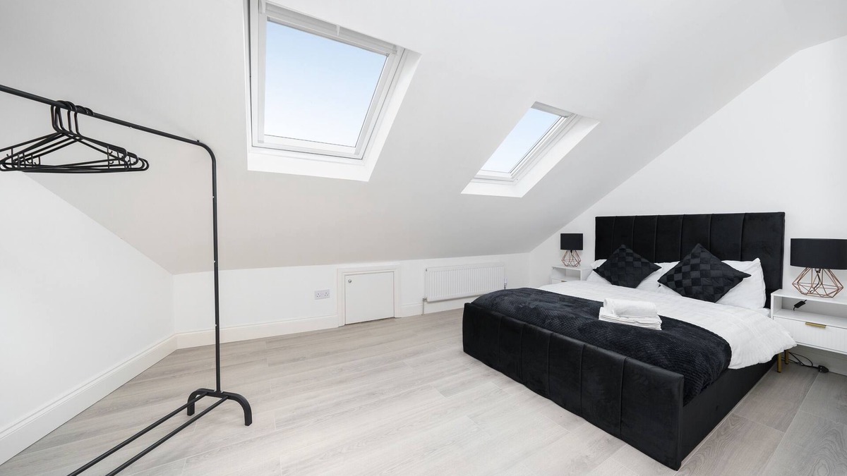 Cranbrook House | Newbury Retreat - Train - Airport - Table Tennis