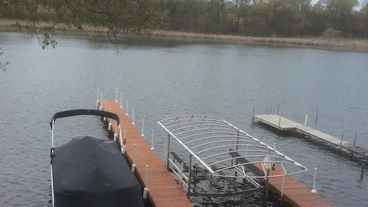 Angola House | NEWER COTTAGE ON CROOKED LAKE ANGOLA IN WITH OPTIONAL PONTOON RENTAL