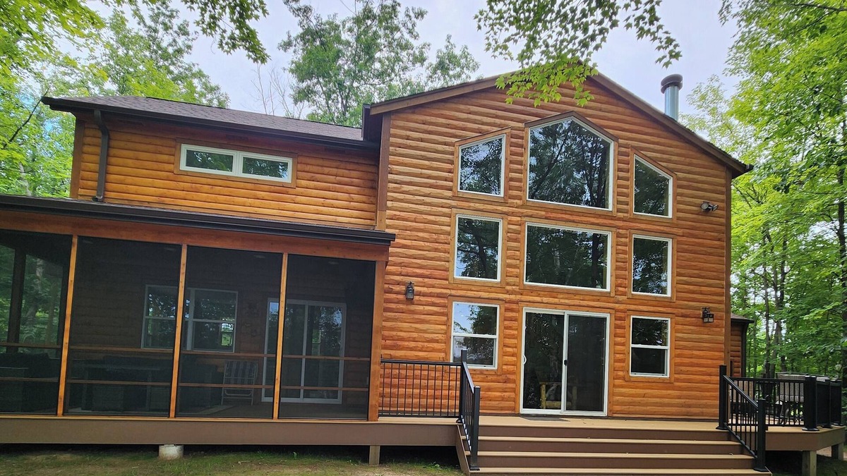 Comstock House | Newer Lake Home located near Turtle Lake/Cumberland area