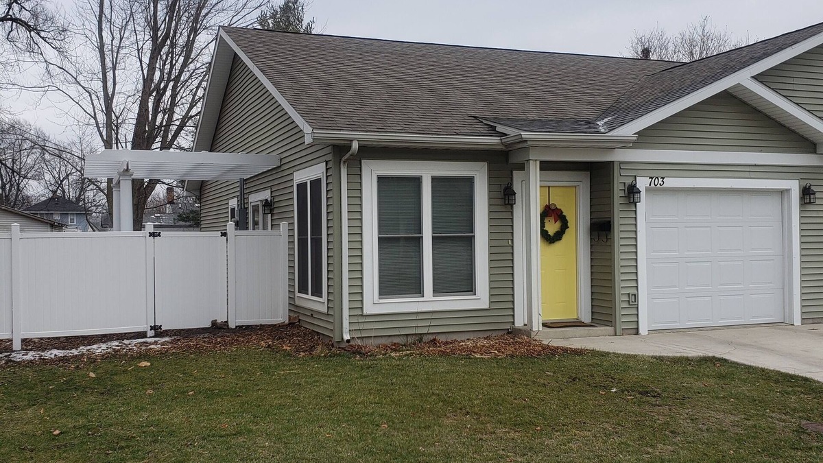 Rensselaer Apartment | Newer Two Bedroom with attached garage in a great Rensselaer location.