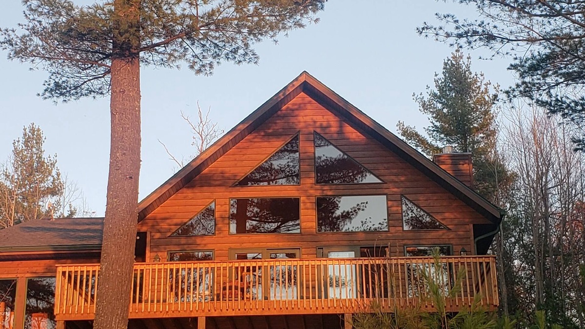 Minocqua House | Newer! Upscale Lake Home on Beautiful 1340 Acre Squirrel Lake