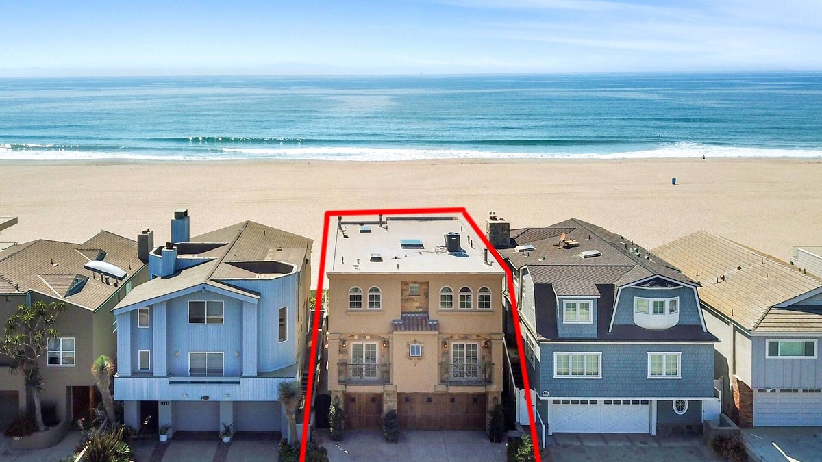 Hollywood Beach House | Newer Villa ON THE SAND 7 beds 6 baths, Elevator, 5-car parking!