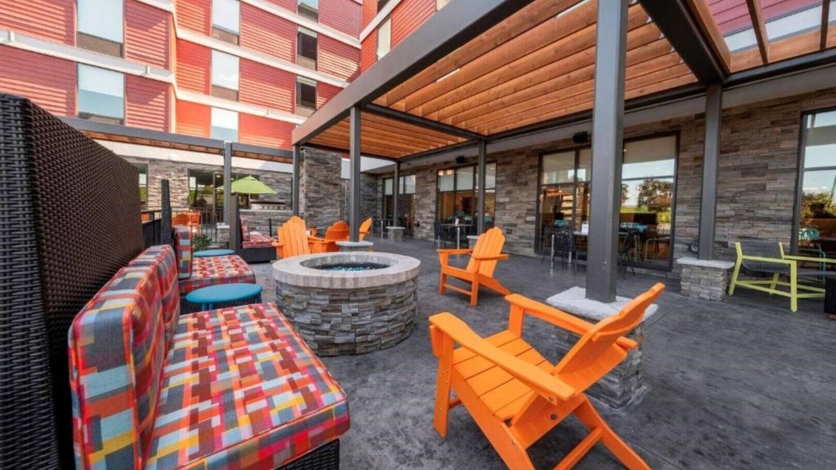 Tanasbourne House | Newest all-suite stay room in Hillsboro !