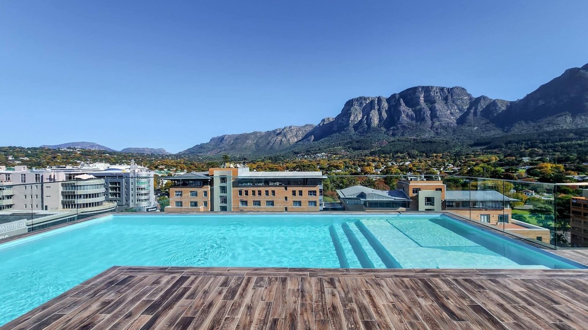 Claremont Apartment | Newlands Peak Modern 1BR - Pool & Gym & Workspaces