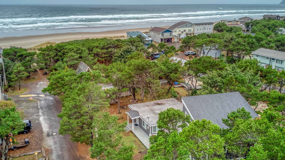 Tierra Del Mar House | Newley Remodeled Single Story Home with Two Kings and One Minute Walk to Beach!