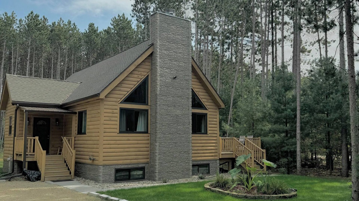 Lake Shore Estates House | Newly build private Home 3 min Castle Rock Lake, 30 min to Dells, Free Firewood