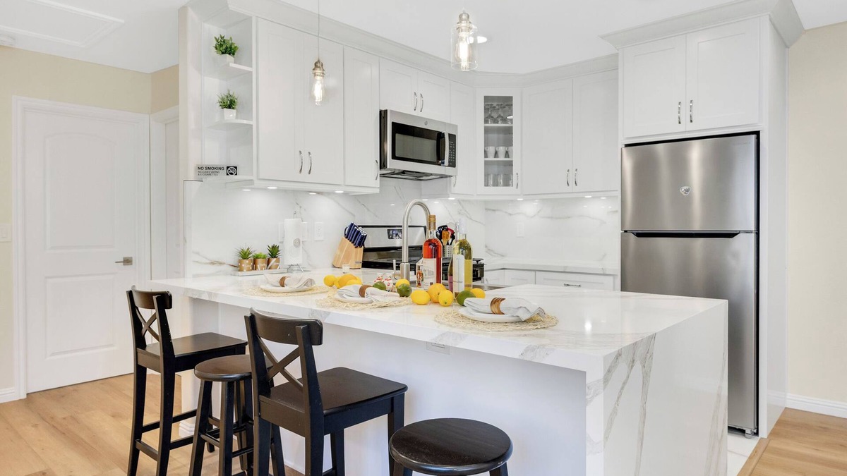 El Camino Village House | Newly Built 2BD Guesthouse