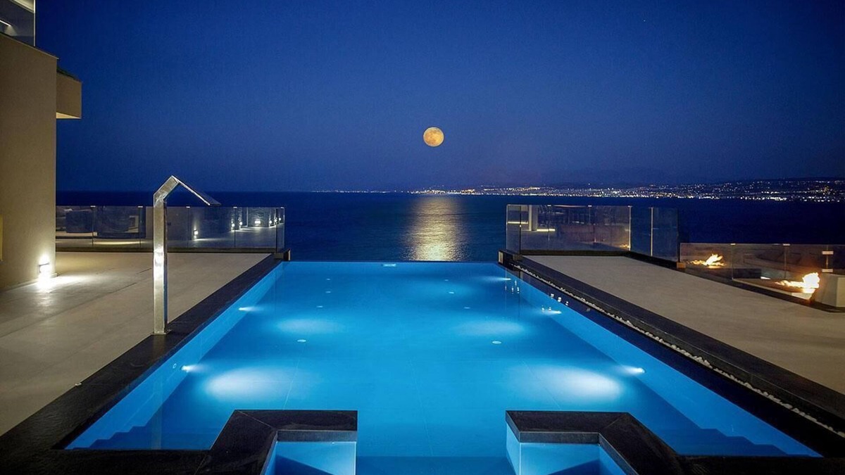 Agia Pelagia Villa | Newly Built 7 bedroom villa with heated pool