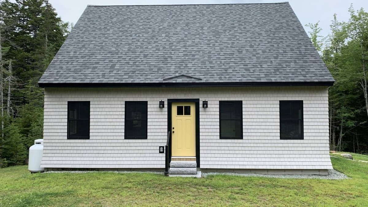 Mount Desert House | Newly built and fresh vacation home tucked in the woods of Mount Desert.