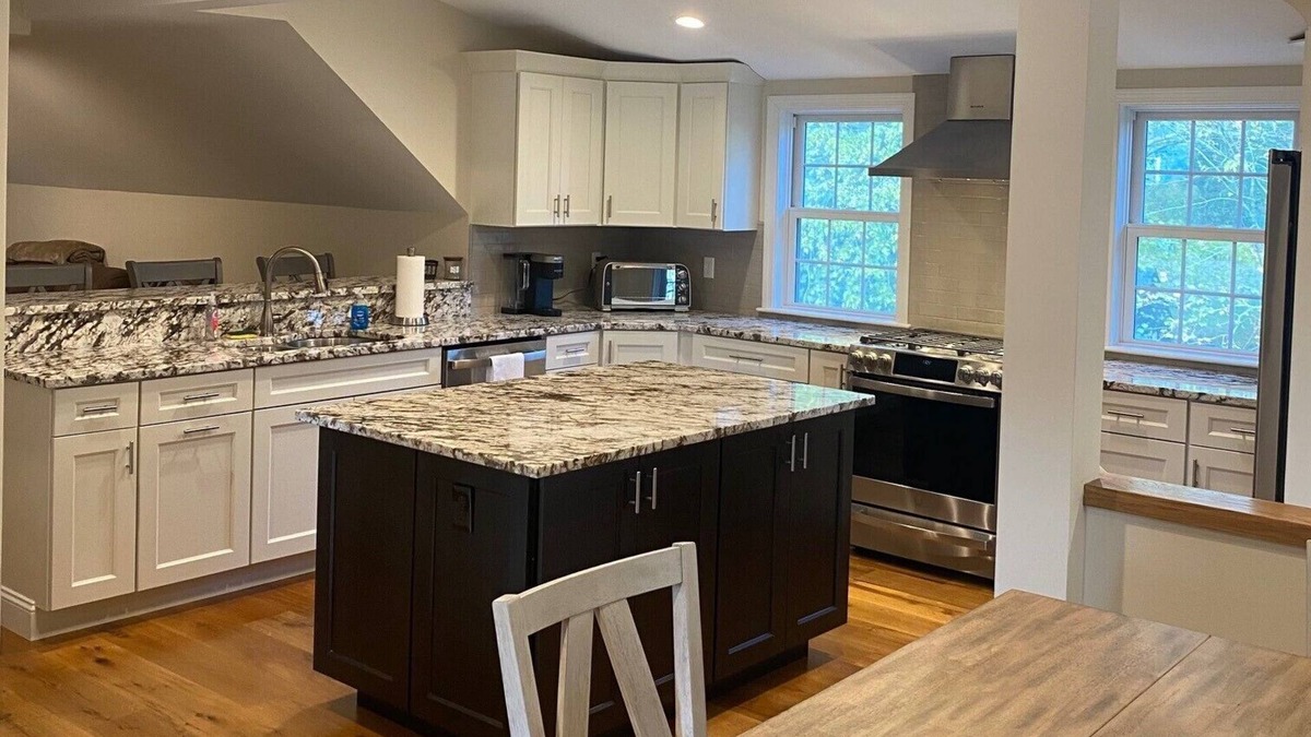Tiverton Apartment | Newly built apartment in historic village