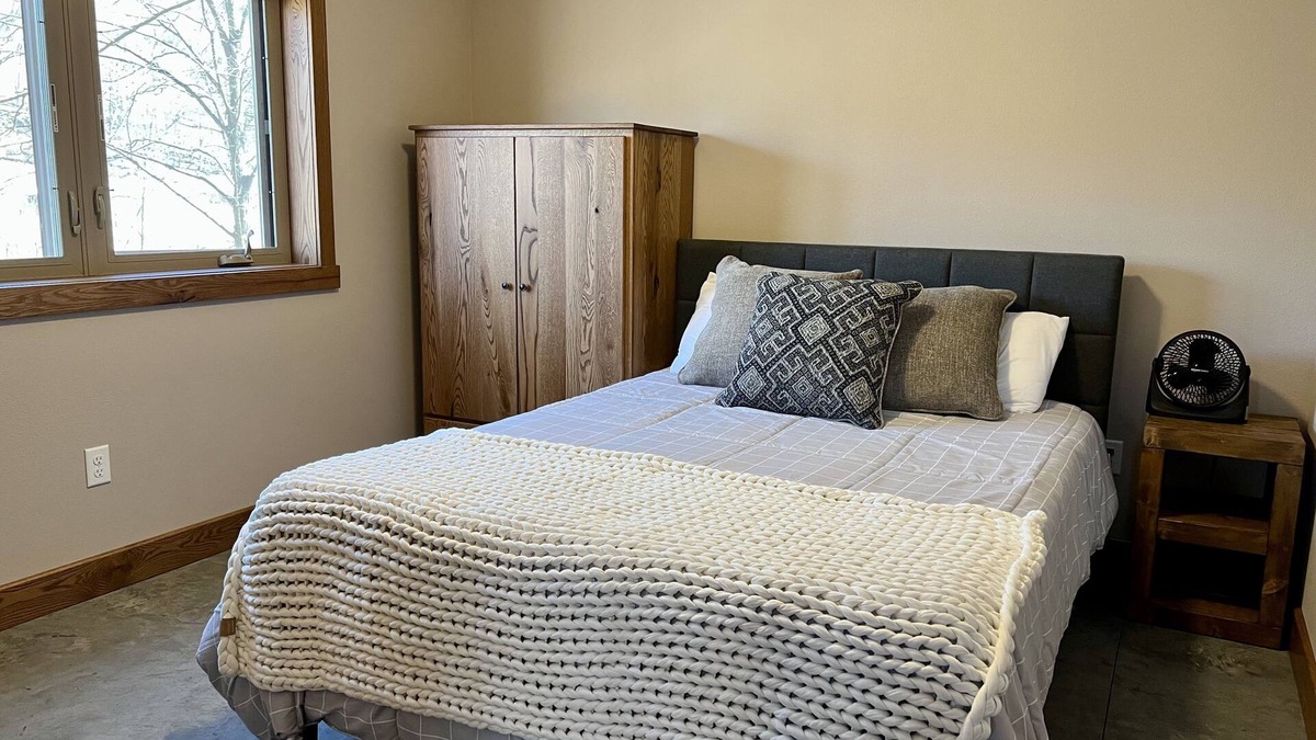 Viola Cabin | Newly Built Cabin in the Driftless Area