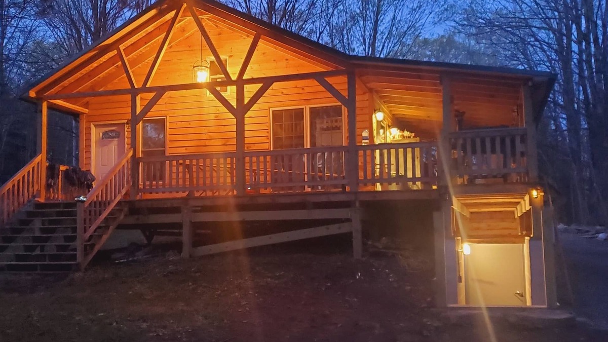 Town of Amboy Cabin | Newly built cabin in cozy wooded setting
