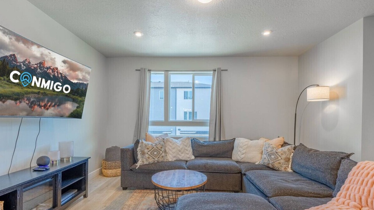 American Fork House | Newly Built Chic Utah Valley Gem l Theo