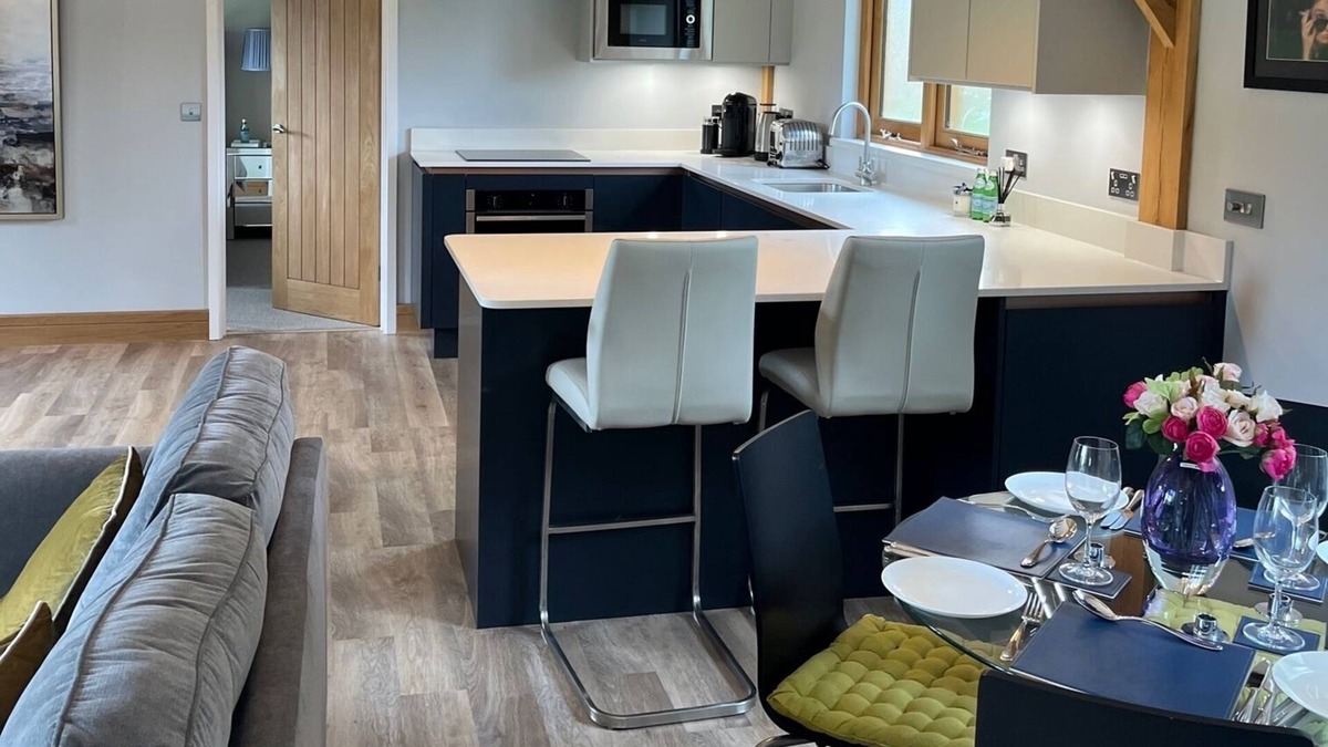 Longparish House | Newly Built Contemporary Oak Framed Two Bedroom House - Pure Luxury!