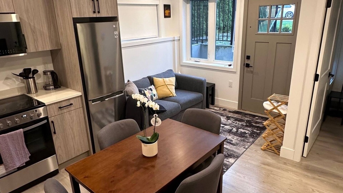 Sunset House | NEWLY BUILT Cozy Central 2-BR Hidden Gem