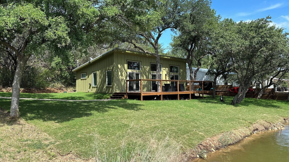 Graham Cabin | Newly Built Lakefront Getaway! Your Perfect Escape Awaits you @ Deer Creek Cabin