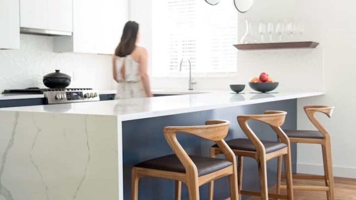 Ann Arbor House | Newly built, light soaked designer Ann Arbor home.