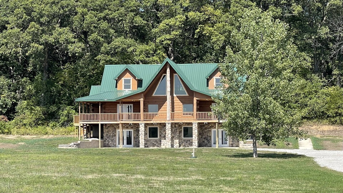 Washington County Cabin | Newly Built Lodge Nestled in a Gorgeous Setting