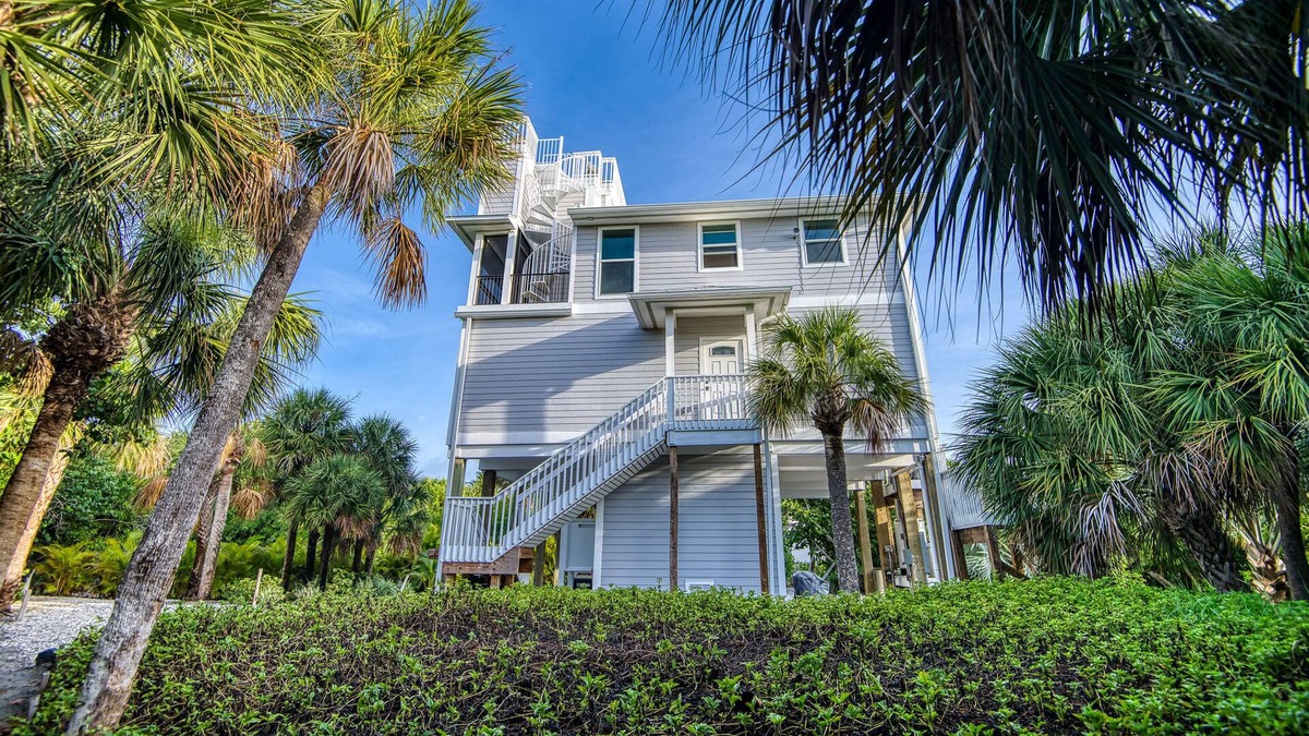 Jose's Hideaway House | NEWLY BUILT LUXURY ISLAND HOME w/ PRIVATE POOL, GOLF CARTS & ISLAND CLUB ACCESS