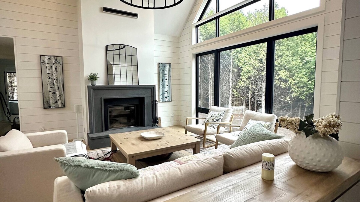 Flesherton Cottage | Newly-built Modern Farmhouse at Eugenia Falls