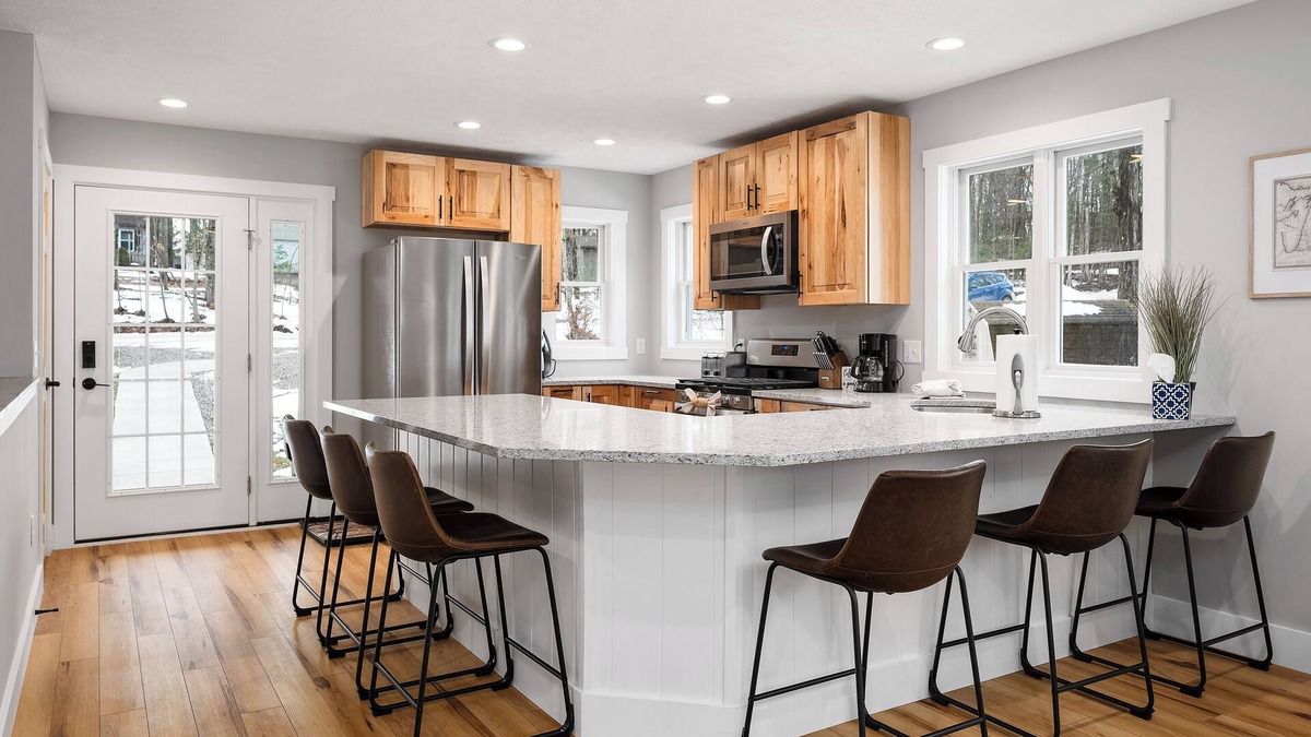 Lake Ann House | Newly built modern gem w/Sanford Lake access close to Traverse City & Dunes