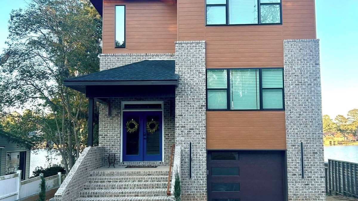 Houston County House | Newly Built, Modern Home Sleeps 10 on Houston Lake in beautiful Perry, GA!