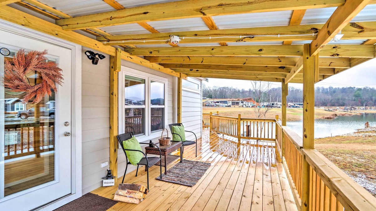 Morganton House | Newly Built Morganton Tiny Home w/Deck!