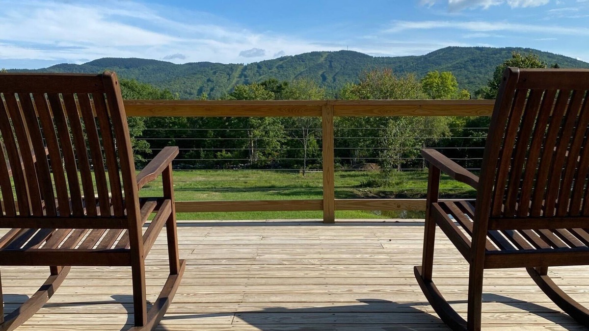 Danbury House | Newly built ragged mtn ski house