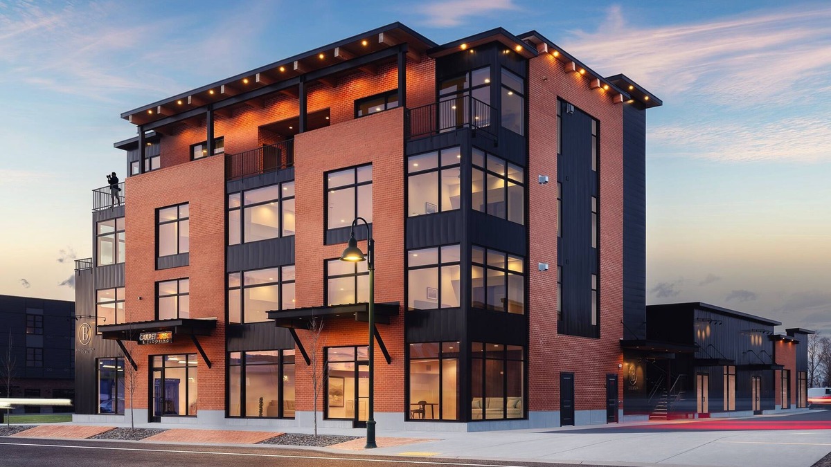 Driggs Condo | *Newly Built* The Basin Luxury Four Suites⁓Hot Tub ⁓ Downtown Driggs ⁓ Sleeps 28