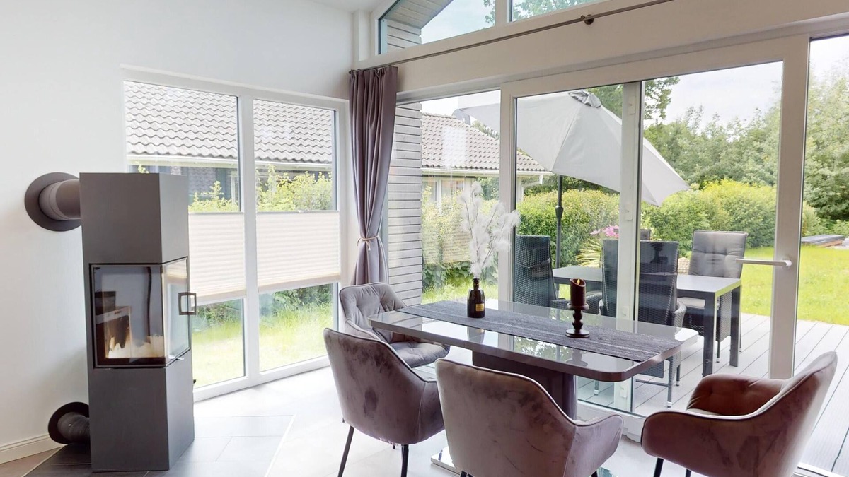 Lensterstrand House | Newly built vacation home with sauna and fireplace just 250 m from the sandy beach