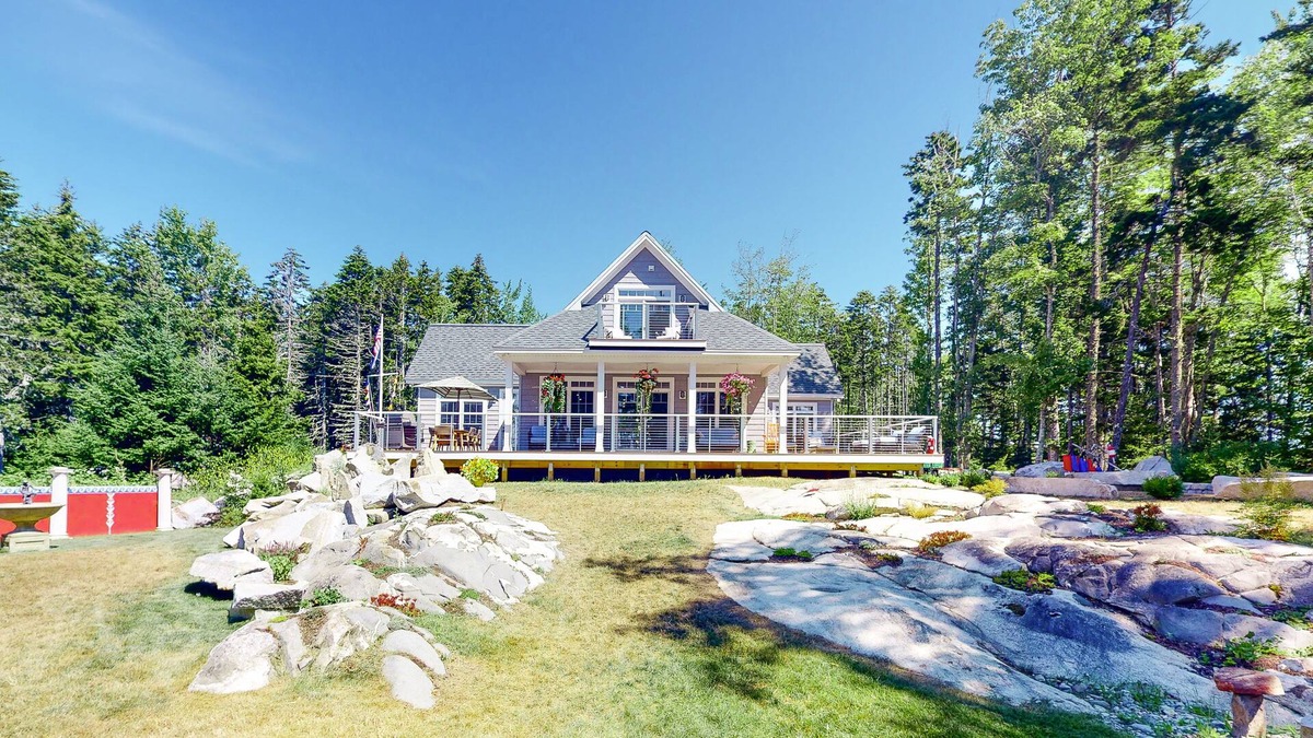 Spruce Head House | Newly-constructed, bayfront retreat with fast WiFi, firepit, & private beach