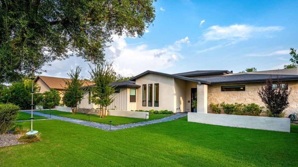 Camelback East Villa | Newly Constructed Modern Villa in North Central Phoenix