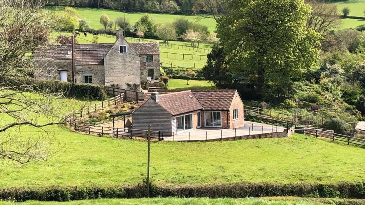 Dursley House | Newly converted pigsty with amazing views. One small dog welcome.