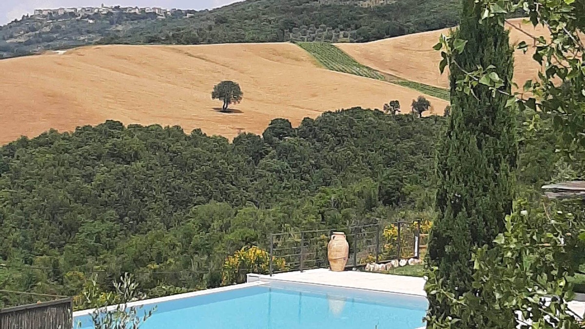 Montecchio Villa | Newly Discounted Private Villa with Infinity Pool - Fantastic Views and Sunsets.