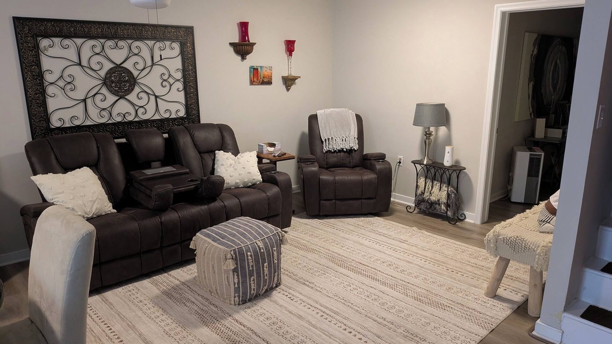 Midlothian House | Newly finished basement suite in Midlothian. Very clean and spacious.