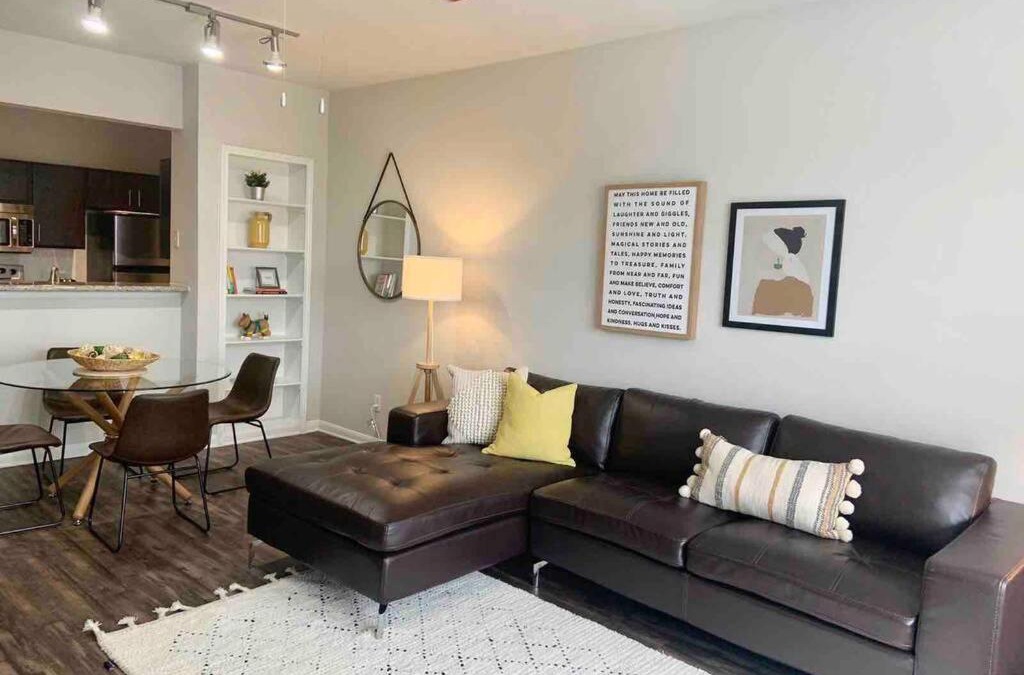 Riverside Terrace Apartment | Newly Furnished 1BR Apartment w/Hermann Park View