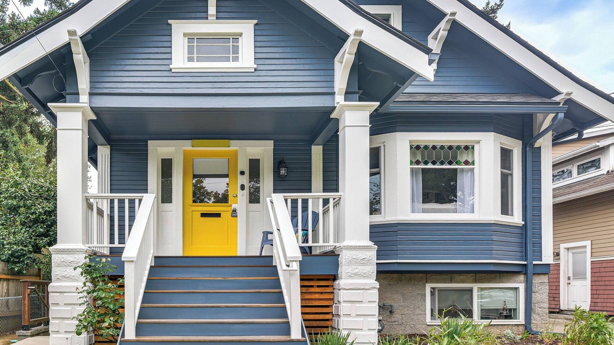 Alberta House | Newly Furnished Alberta Arts Home: Extended Stays!