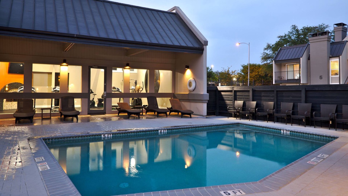 St. Johns Condo | Newly furnished modern condo