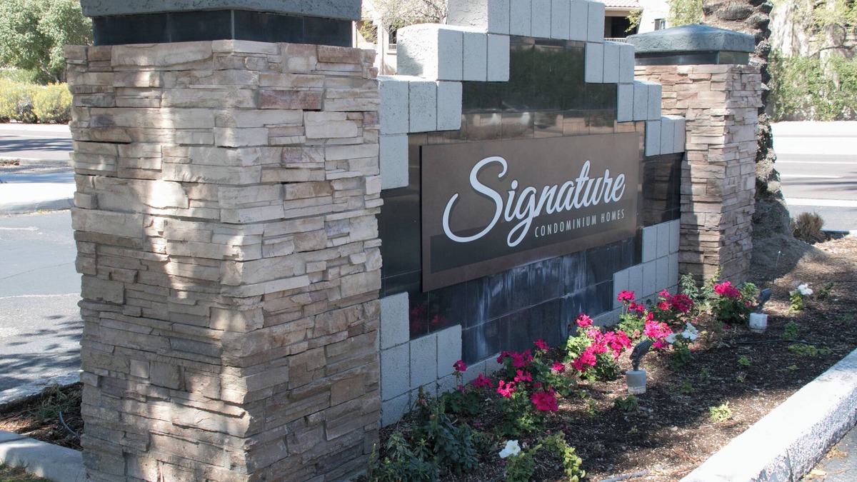 North Scottsdale Condo | Newly FURNISHED Professionally Decorated 2 Full baths Great Views Quiet Area !