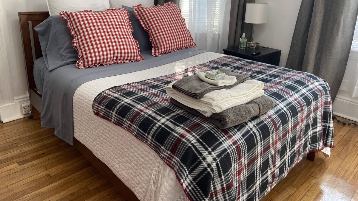 West Roxbury Apartment | Newly Furnished Studio Apartment walk to Train&Buses in Boston