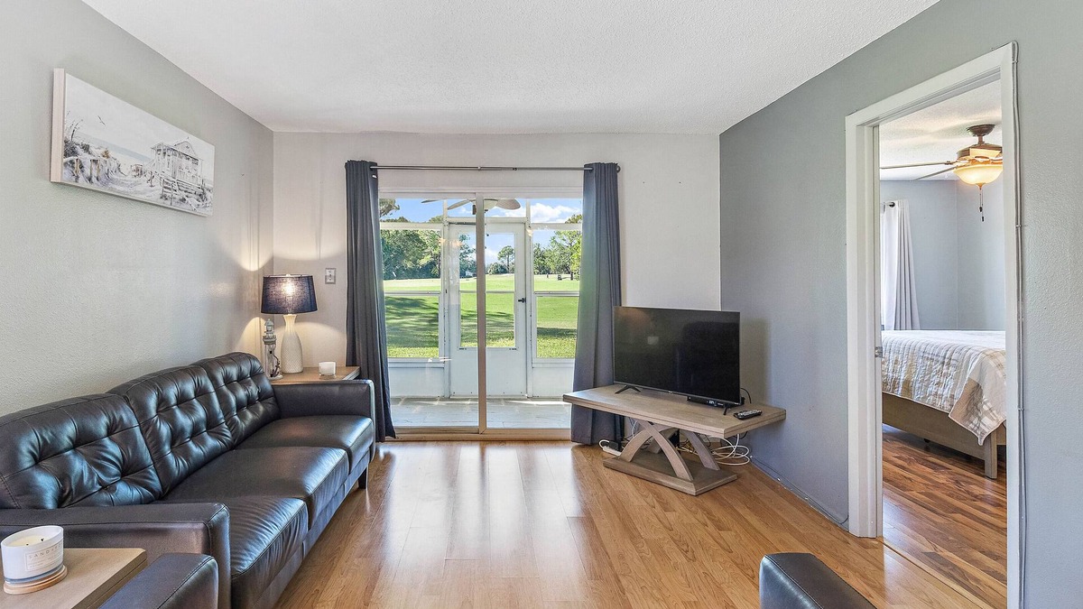 New Port Richey Condo | Newly furnished 2-beds condo w/golf course view!