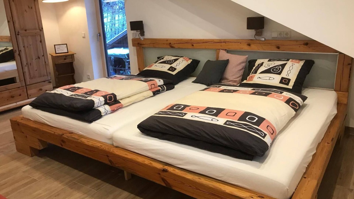 Maibrunn Apartment | Newly furnished vacation apartment (115 sqm) for up to 7 people with modern kitchen
