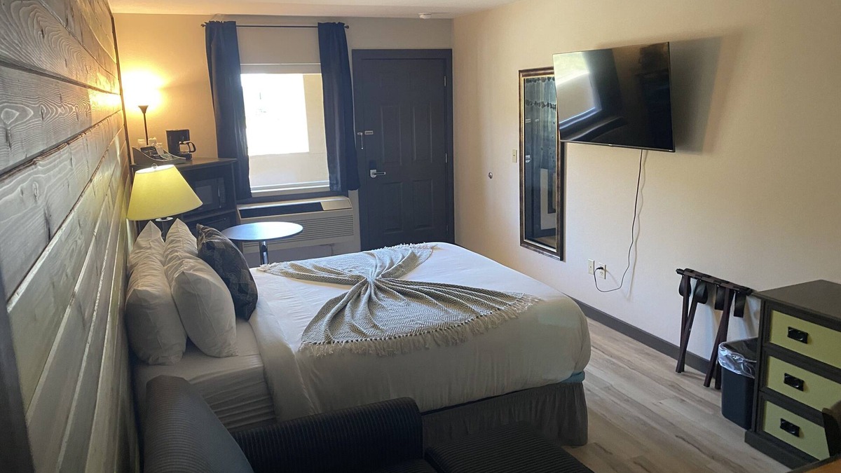 Davenport Apartment | Newly Opened Sunday Bay Resort, Just Minuets from being on/in Lake ROOSEVELT