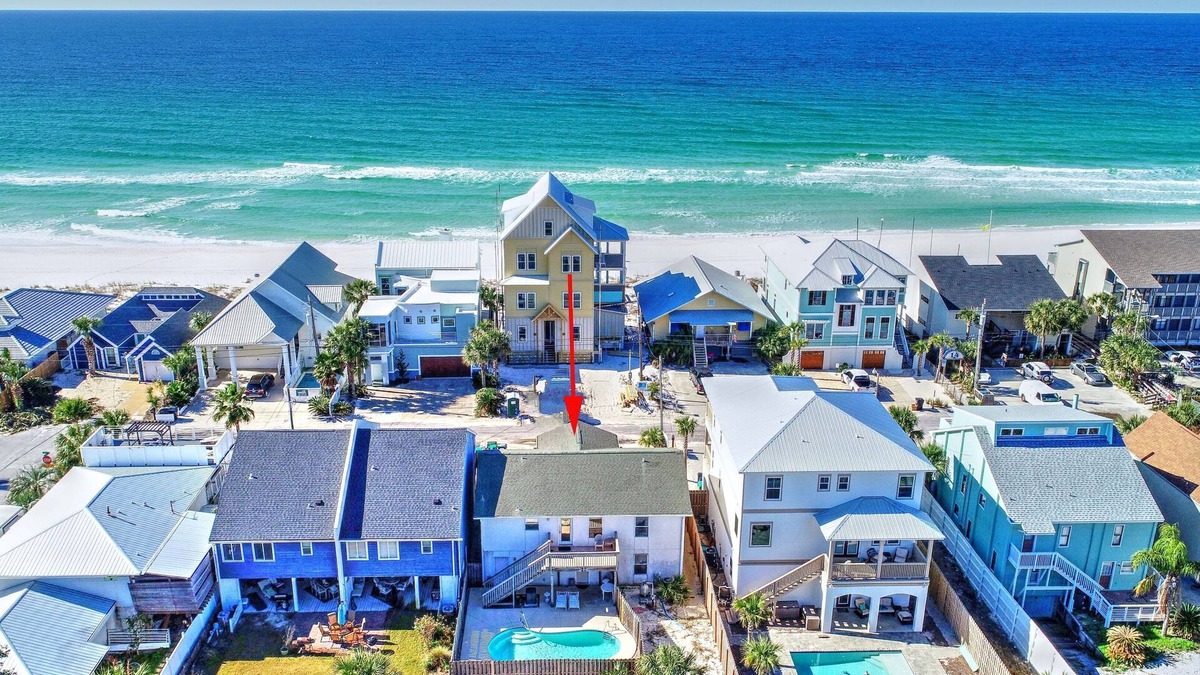 Holiday Beach House | Newly Purchased 6 Bedroom 4 Bath Beach House with private Pool!