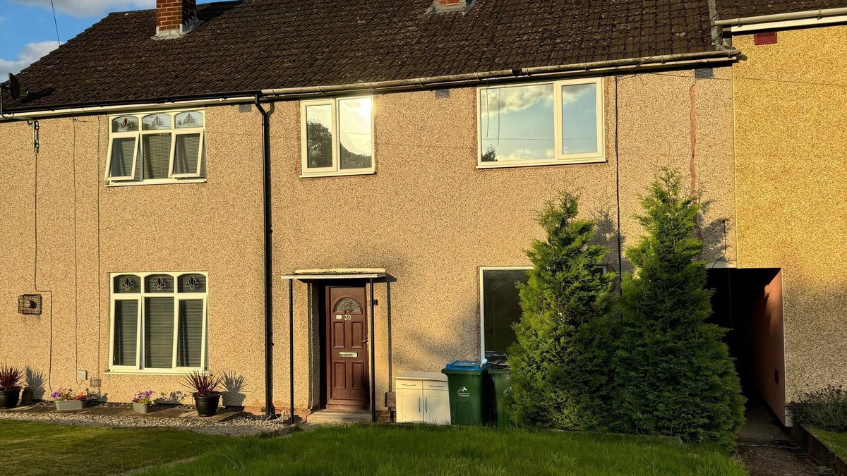 Acresford House | Newly Refurbished |Contractors |Families